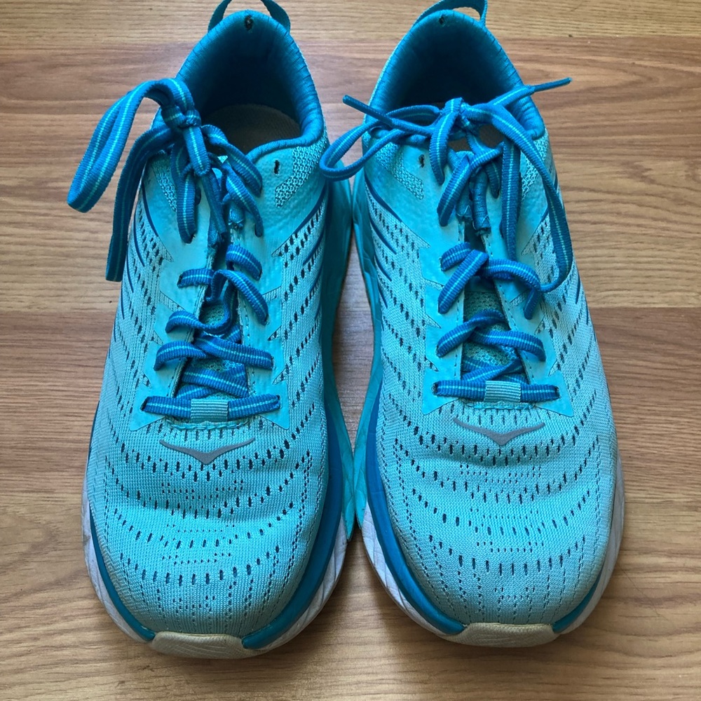 Hoka Arahi 4